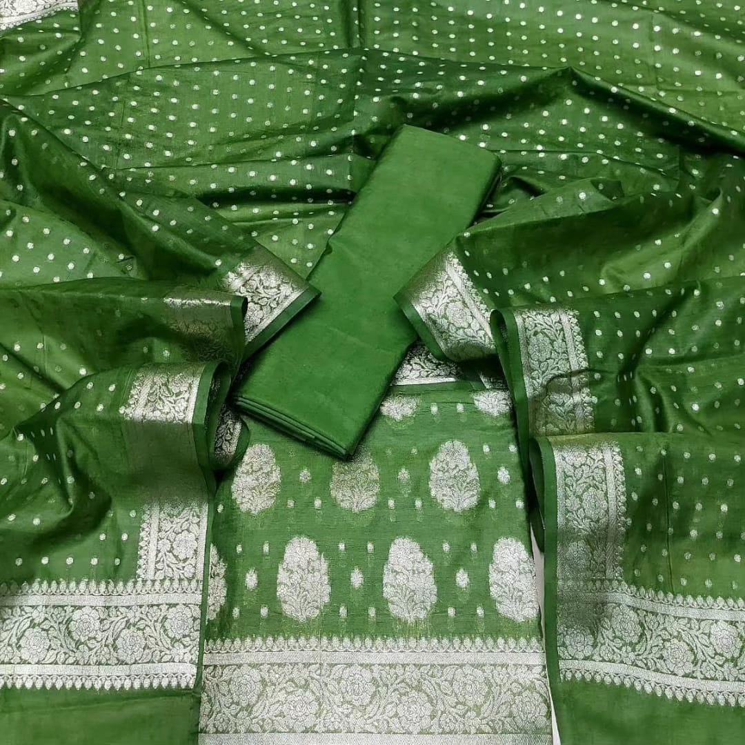 Embrace Elegance: A Tale of Tradition and Style with Handloom Salwar Kameez