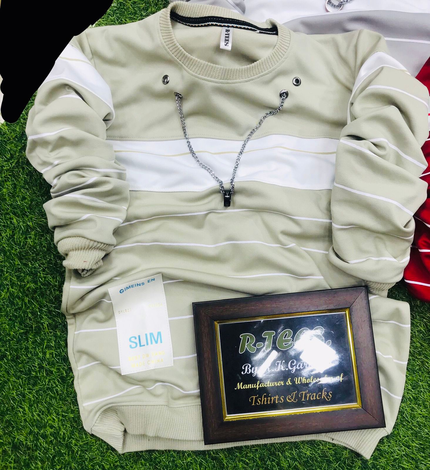 Embrace Your Unique Style: How Down Shoulder T-Shirts Transform Confidence