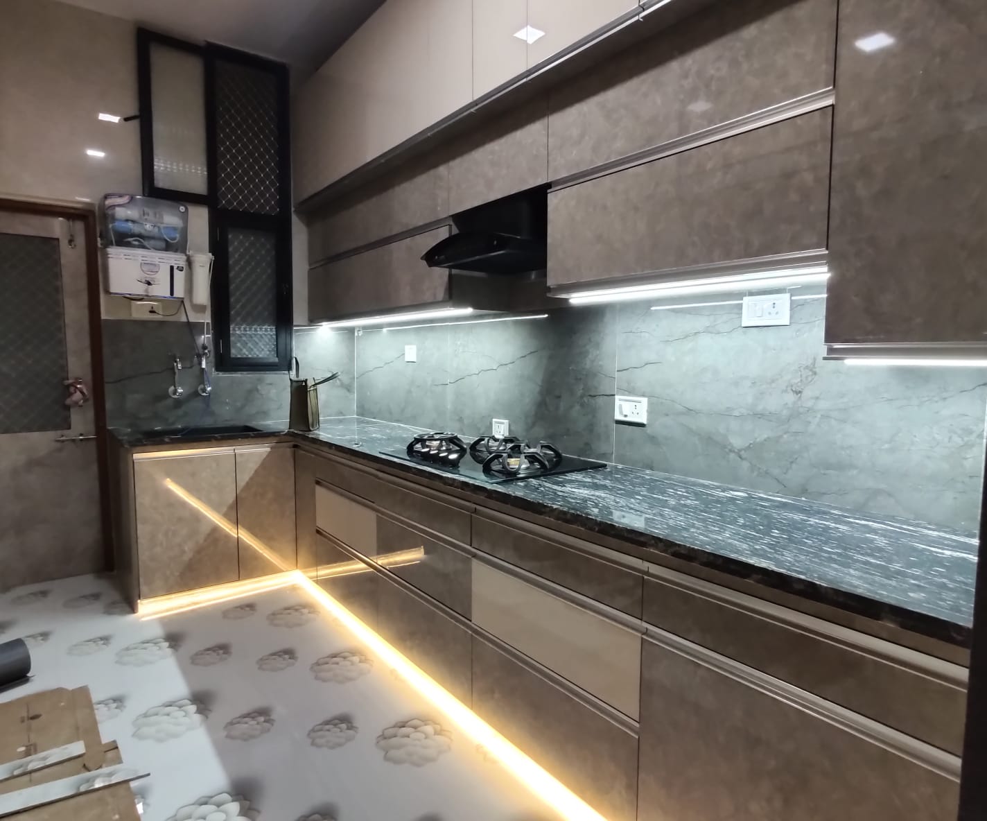 Transforming Spaces: How Modular Kitchen Designing Solves Everyday Challenges