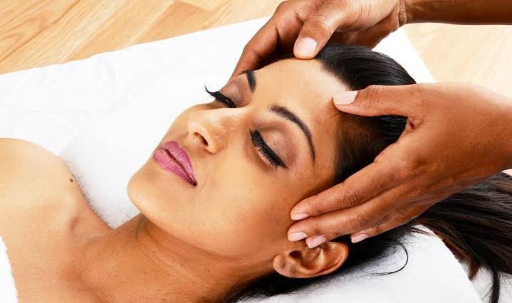 Finding Serenity: How a Head Massage Transformed Ananya's Stressful Days