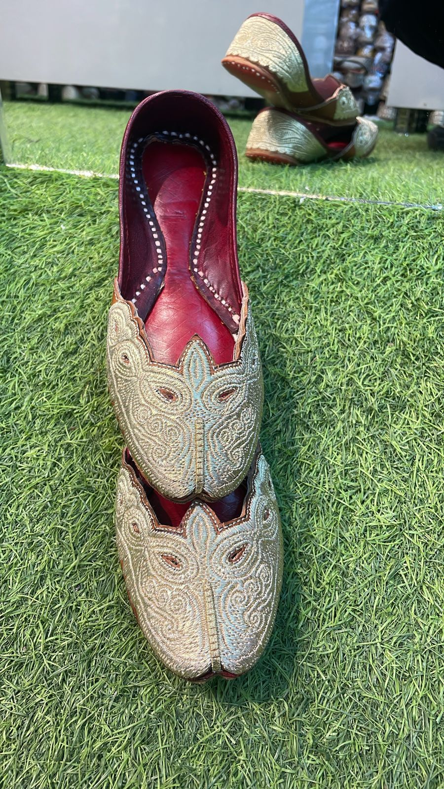 Embrace Tradition with Zardosi Work Punjabi Jutti: A Perfect Blend of Comfort and Elegance