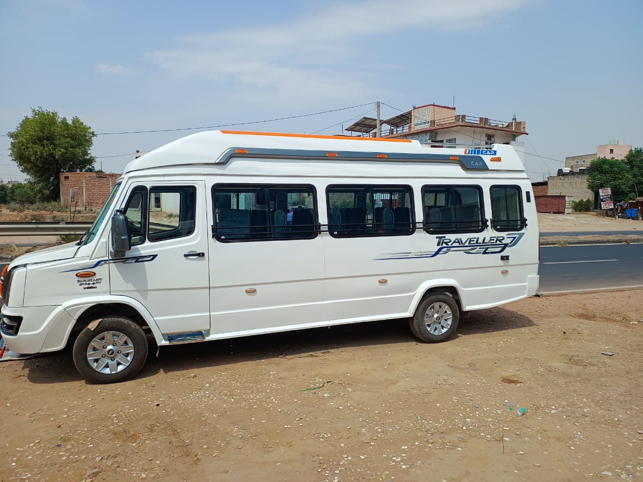 How Shree Shyam Tour and Travels Solves the Transportation Woes of Large Groups