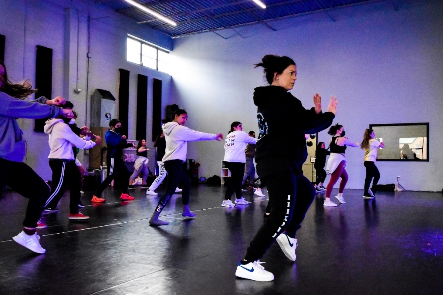 Transform Your Life Through Dance: How Zartaz's Dance Classes Empower You
