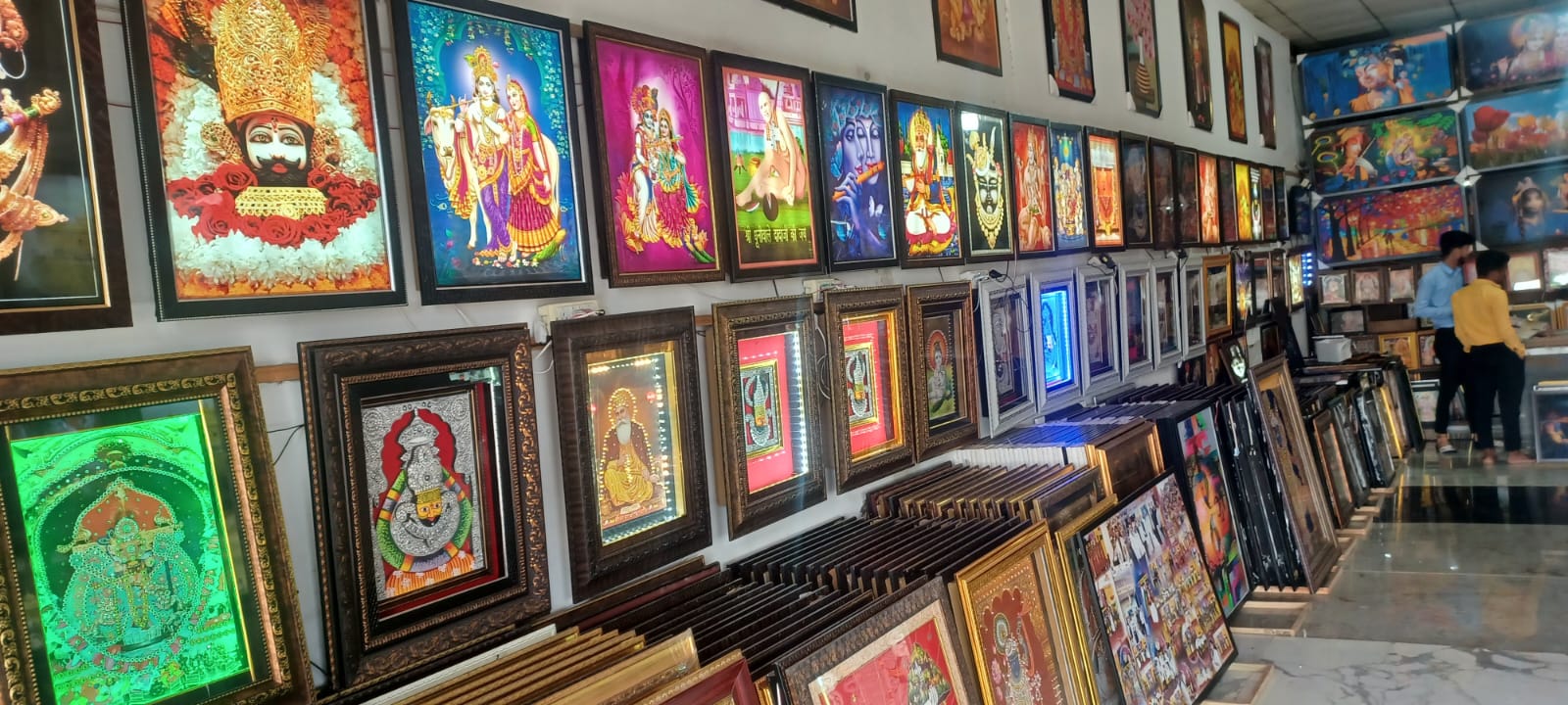 Transform Your Memories into Art: The Perfect Photo Frame for Every Indian Household