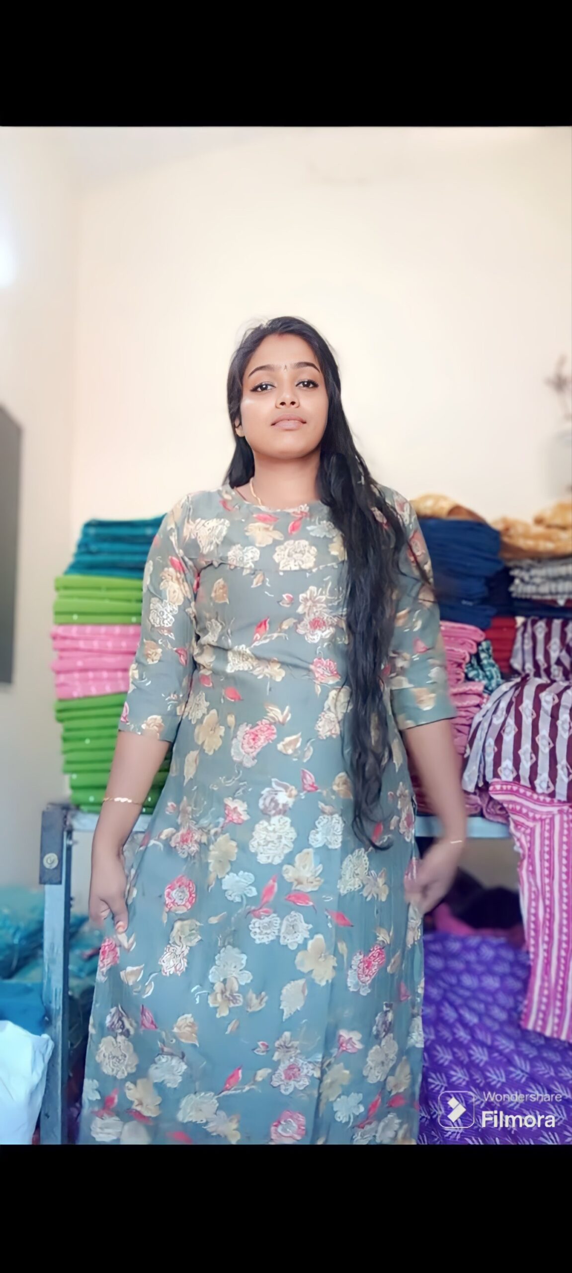 Transform Your Wardrobe with Reyon Slited Kurthi: The Elegant Solution for the Modern Indian Woman