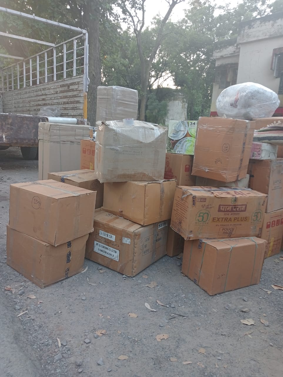 Effortless Logistics: How Shivshakti Roadlines Simplifies Loading and Unloading for Businesses