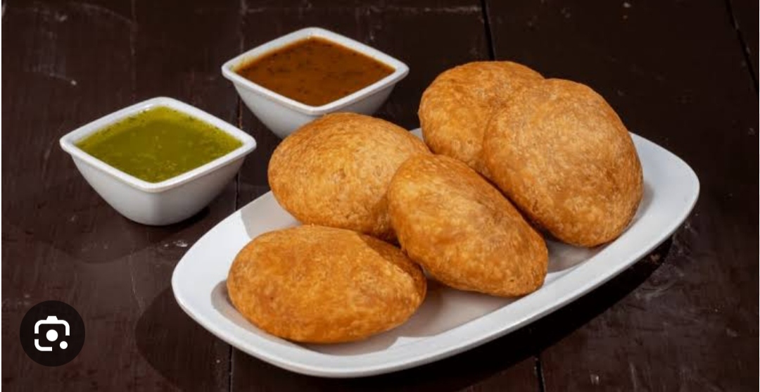 Savor the Essence of Tradition with Bundelkhand Bhojnalaya's Kachori