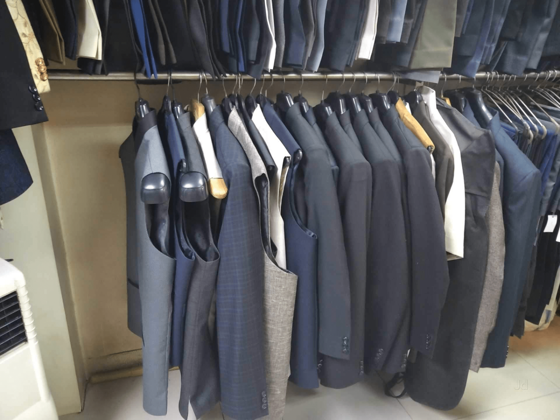 Tailored Elegance: How Manoj Tailors Transforms Your Wardrobe with Bespoke Suits and Blazers