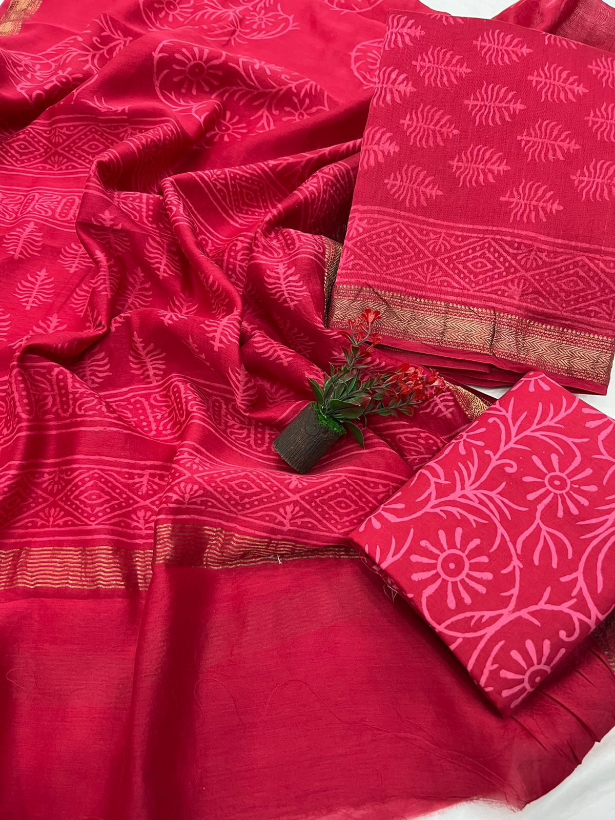Celebrating Elegance with Timeless Maheswari Silk Suits