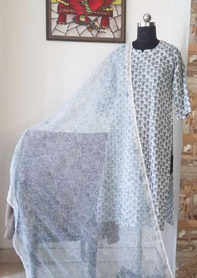 The Modern Woman's Secret to Effortless Elegance: Cotton Printed Suits