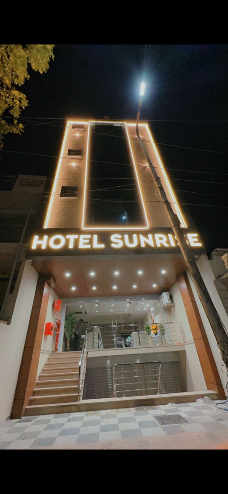 Transforming Hotel Management: Meet Aryan, the Hotel Owner Who Turned Challenges into Triumphs with Vyaparify