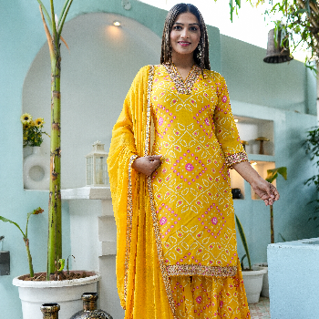 Embrace Elegance: How Lazaree Designer Studio’s Kurti Set Transforms Your Wardrobe