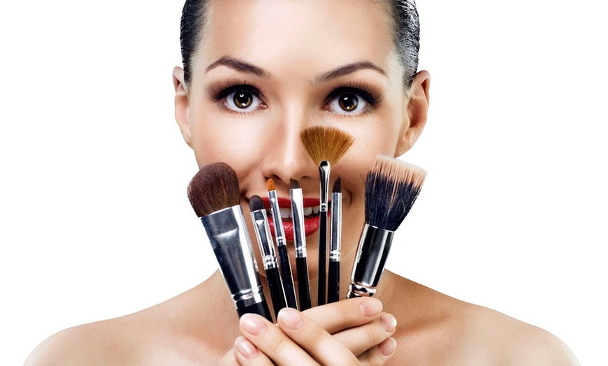 Discover the Confidence Within: Makeup Masterclass by Madhuri for Every Indian Woman
