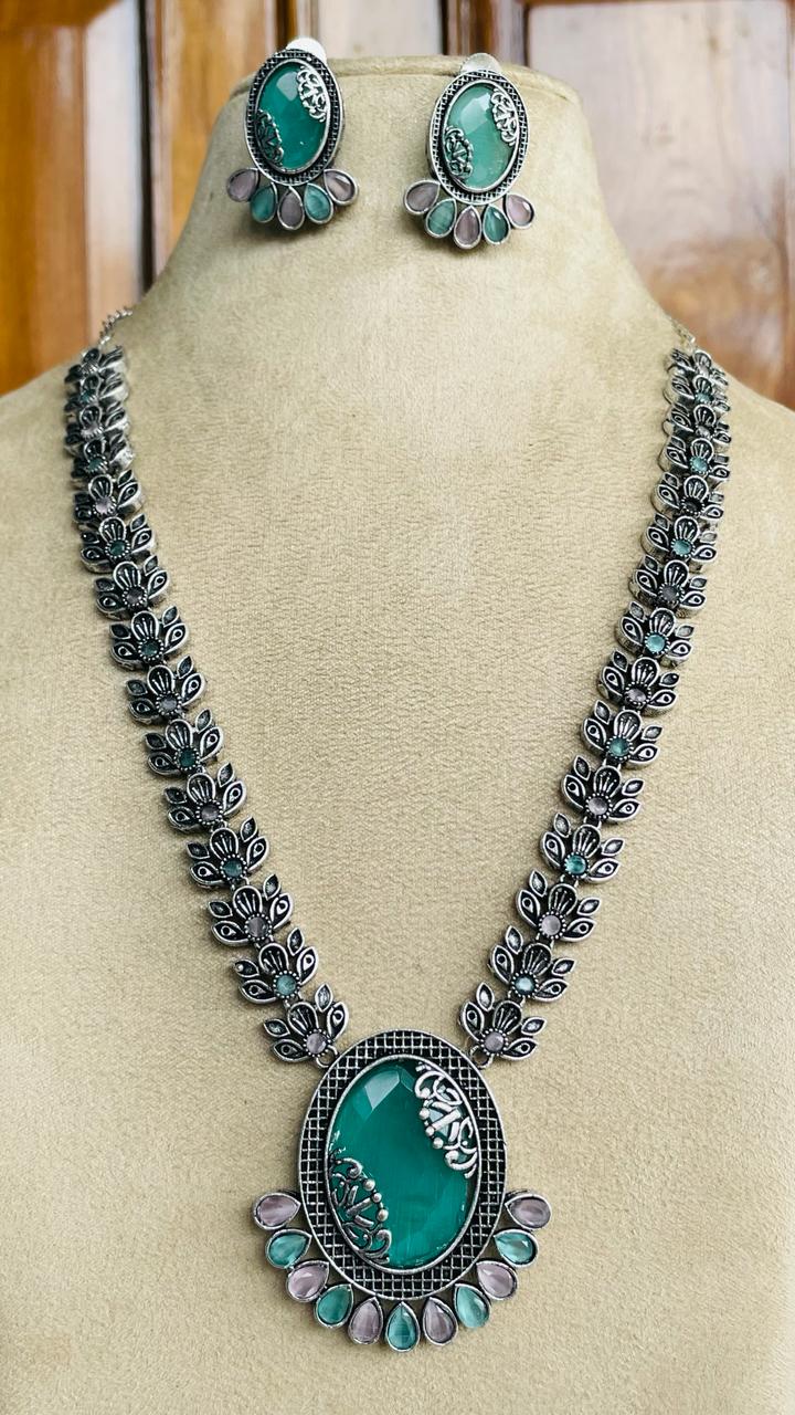 The Jewel of Confidence: Transform Your Style with the Monalisa Stone Neckpiece and Earrings Set