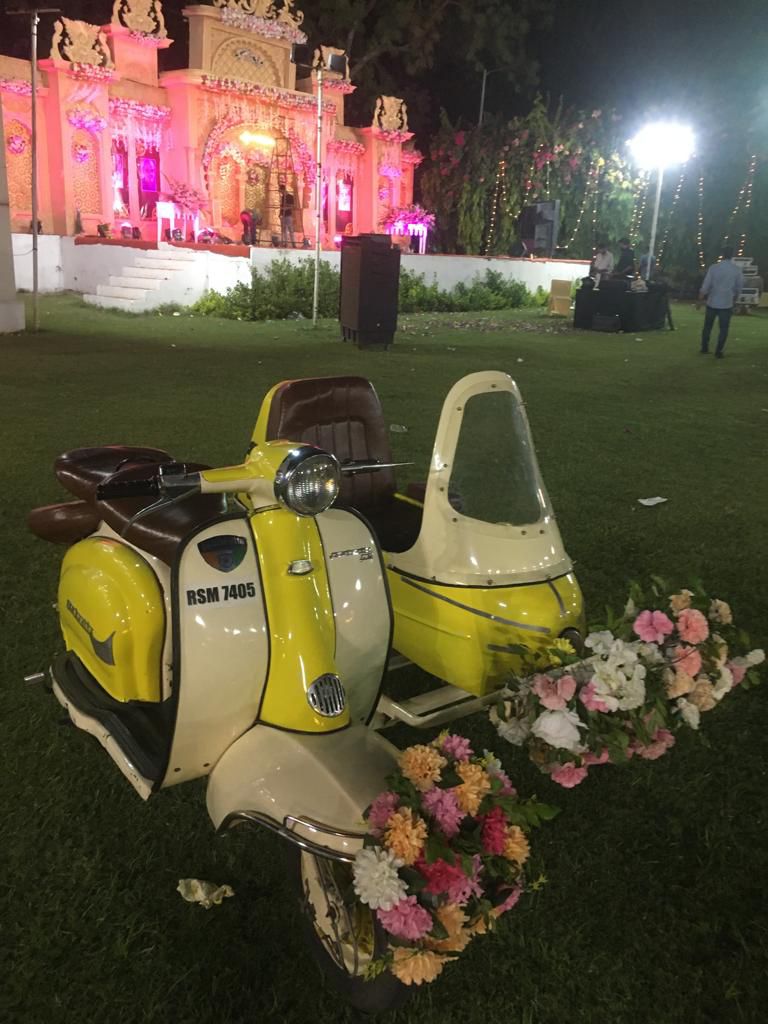 Experience the Thrill of Vintage Motorcycle Rentals in Jaipur