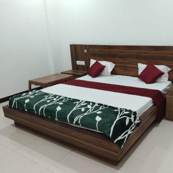 Discover Comfort and Convenience at Hotel Maharana Palace: Your Ideal Single Room Experience