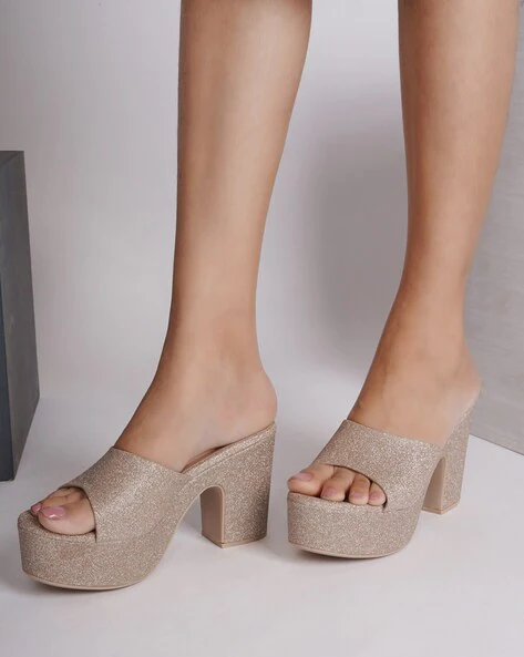 Step Up in Style: How Block Heels are Revolutionizing Women's Footwear
