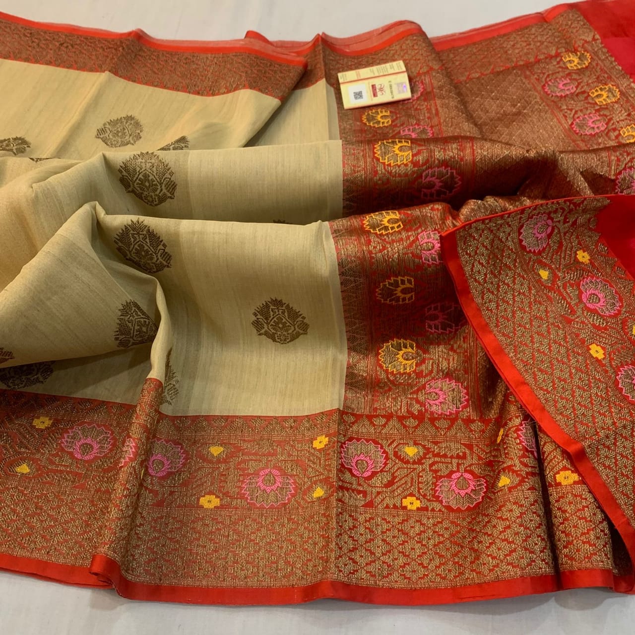 Embracing Tradition with Elegance: The Handwoven Banarasi Tussar Silk Saree