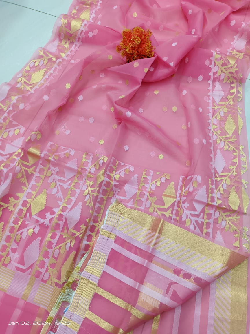 Embrace Elegance: How Zifaza Sarees Weave Tradition with Modernity