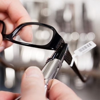 Rediscover Vision: A Tale of Trust and Precision in Eyewear Repairs