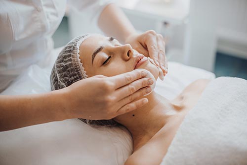 Transform Your Life with Daisy Family Salon's Massage Therapy