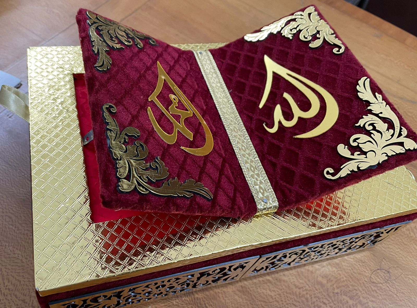 Embracing Spiritual Comfort: How Quran Stands Transform Devotion Al-kitabistan Publishers (Pvt.) Ltd. Gupta Lane, 7/14, Ansari Rd, Daryaganj, Delhi, 110002, India