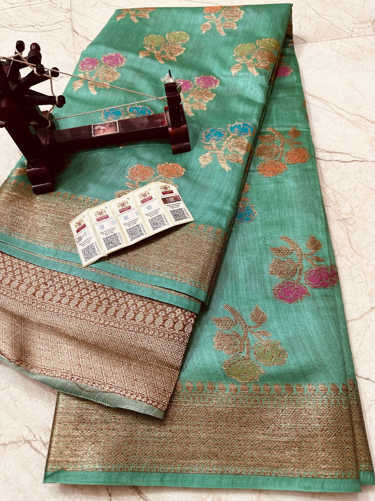 Elegance Unveiled: Transform Your Look with the Kanchi Orgenza Jacquard Foil Ligment Saree