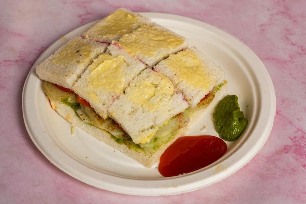 Savoring Simplicity: How Bombay Kacha Sandwich Solves a Modern Urban Dilemma