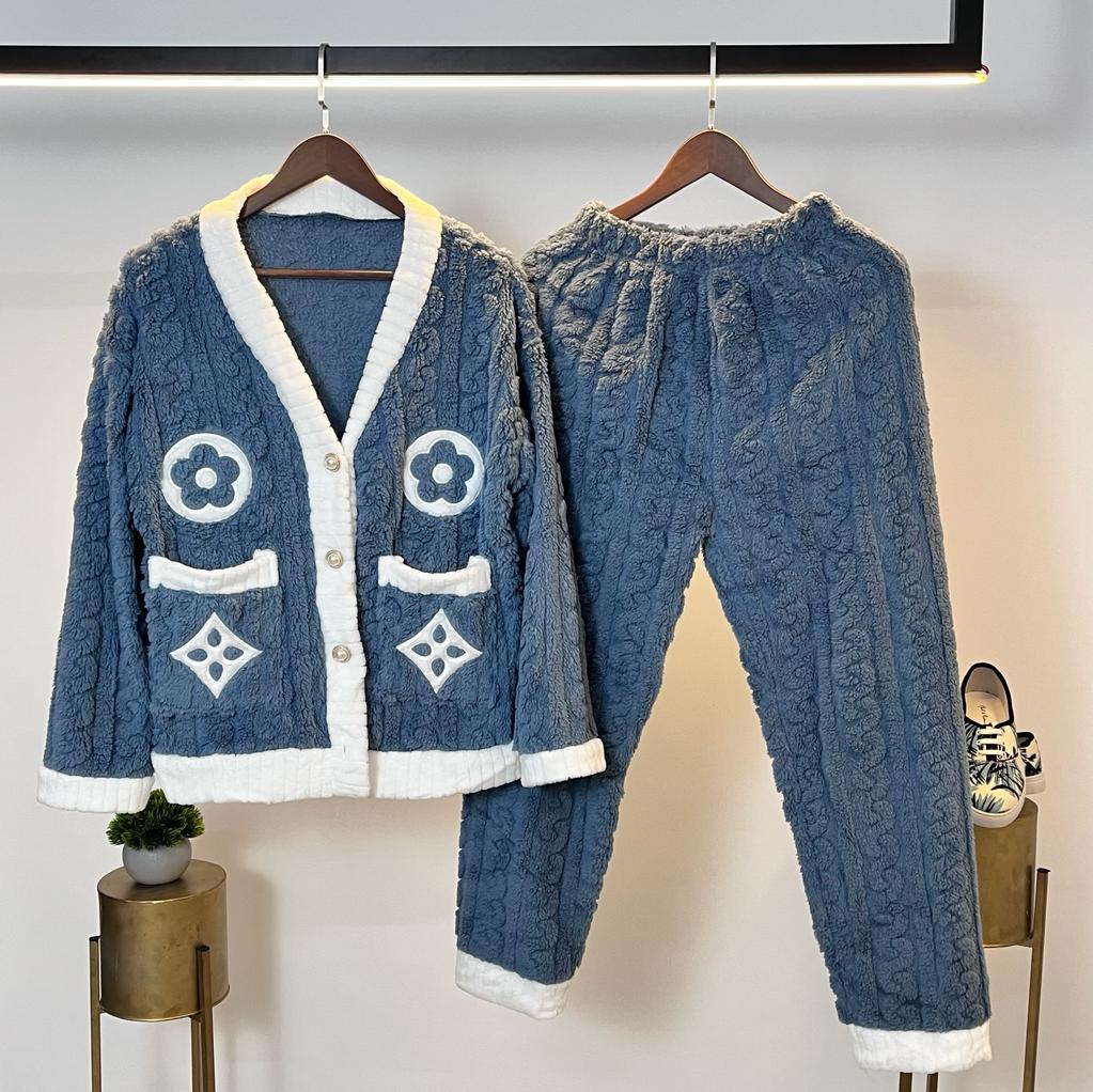 Warmth and Comfort: The Perfect Winter Pajama Set for Every Indian Family