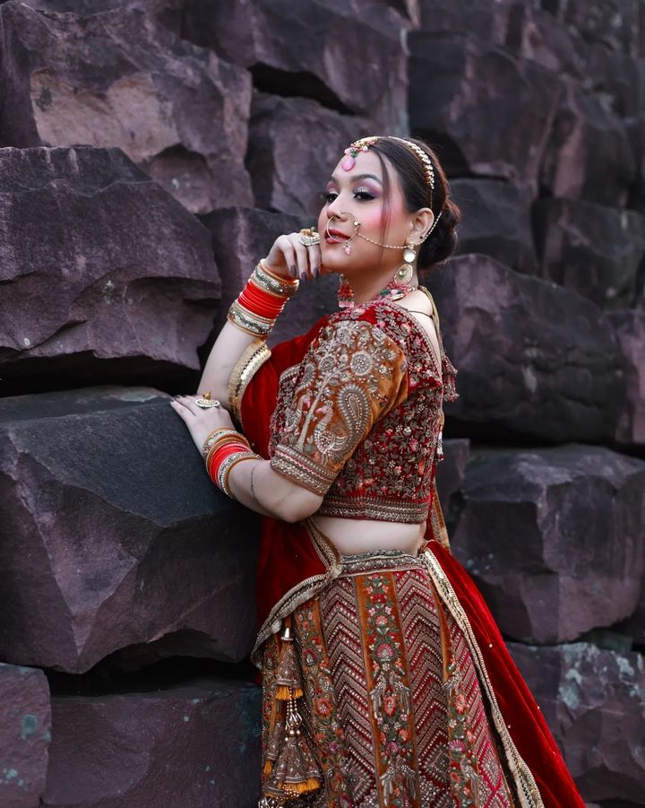 Transforming Outdoor Photo Shoots with Expert Makeup Services