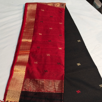 Embrace Elegance: The Maheshwari Handloom Saree Experience