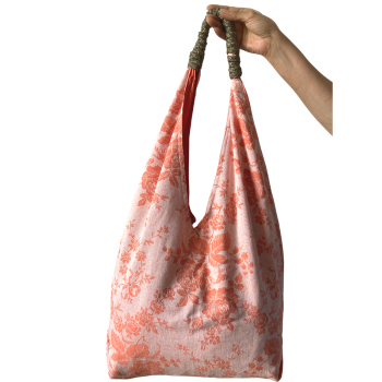 Embrace Elegance and Functionality: The Hobo Bag Experience