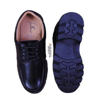 Transforming Hospitality with the Perfect Waterproof Shoe: A Hotelier's Success Story