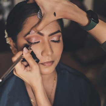 Transform Your Look and Confidence at Shanaya’s Beauty Salons