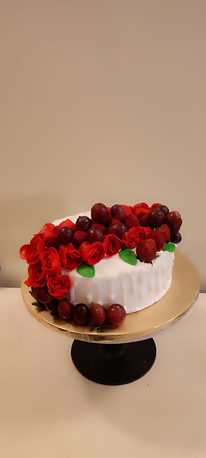 Celebrating Love: How Anniversary Bliss Cake Transforms Milestones into Cherished Memories