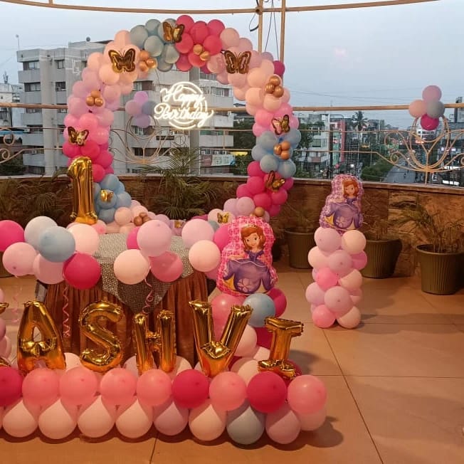 Transforming Outdoor Celebrations: How Balloon Decor Became Priya's Saving Grace