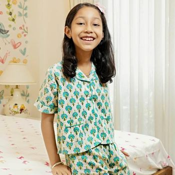 Transform Your Little One's Wardrobe with the Funky Flower Short Set