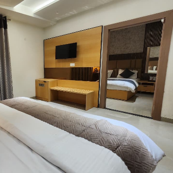 2 BEDROOM SUITE
