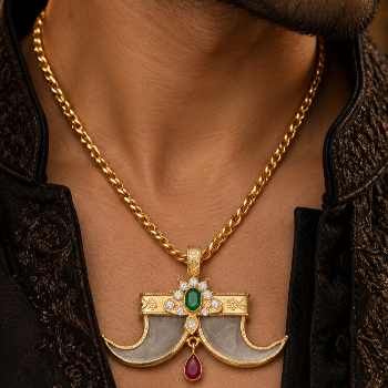 Gold poligoru lockets