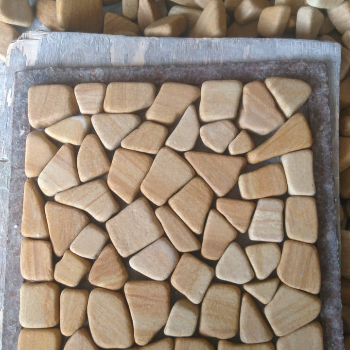 #Stone.co | Stone pebbles mosaic