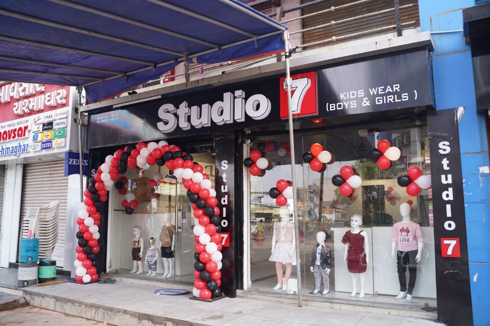 Banner Studio 7 Western Outfits