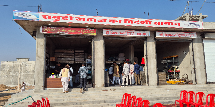 Banner Shree Vishwakarma Traders - Crockery And Plastic Items Taranagar, Churu
