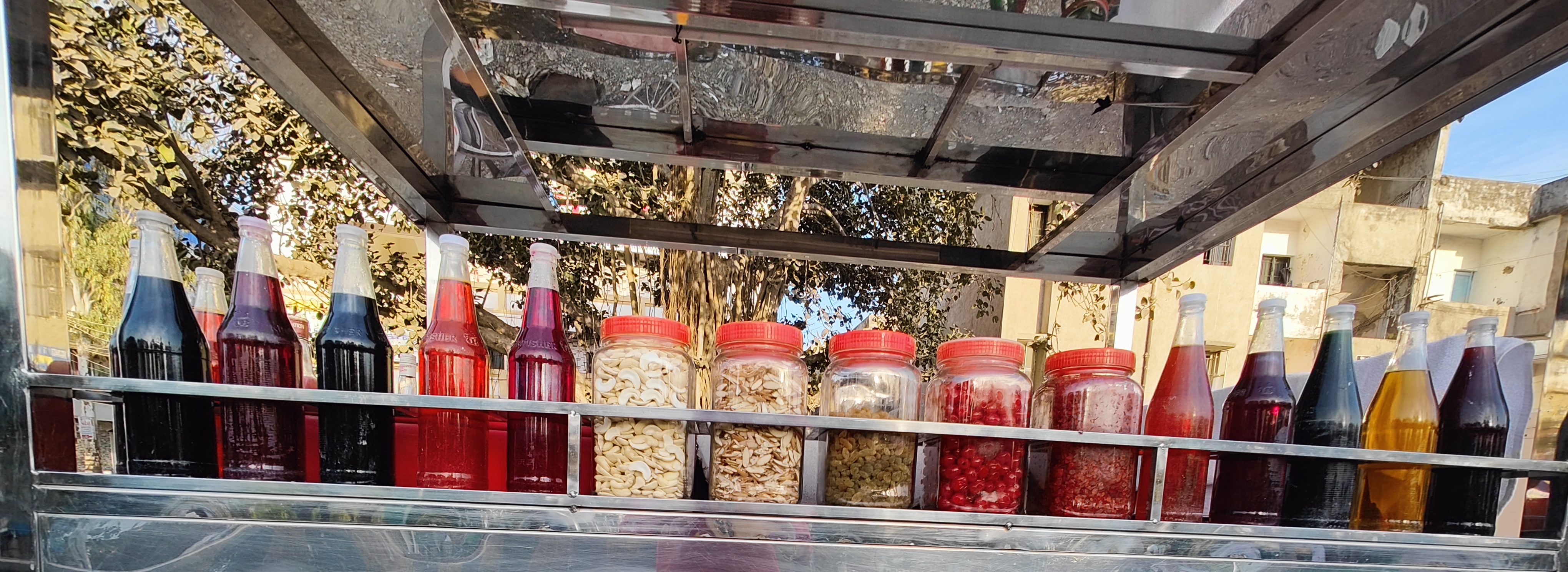 Banner R & M SARBAT WALA