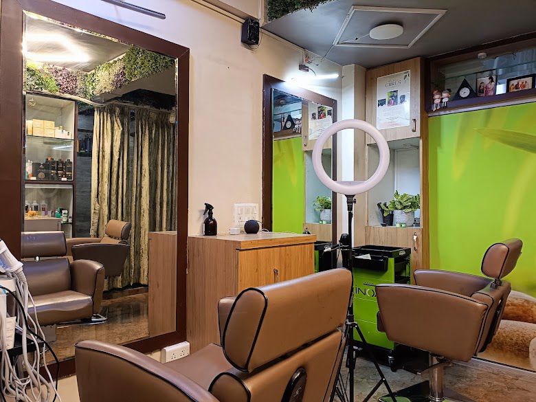 Banner Royal Beauty Salon