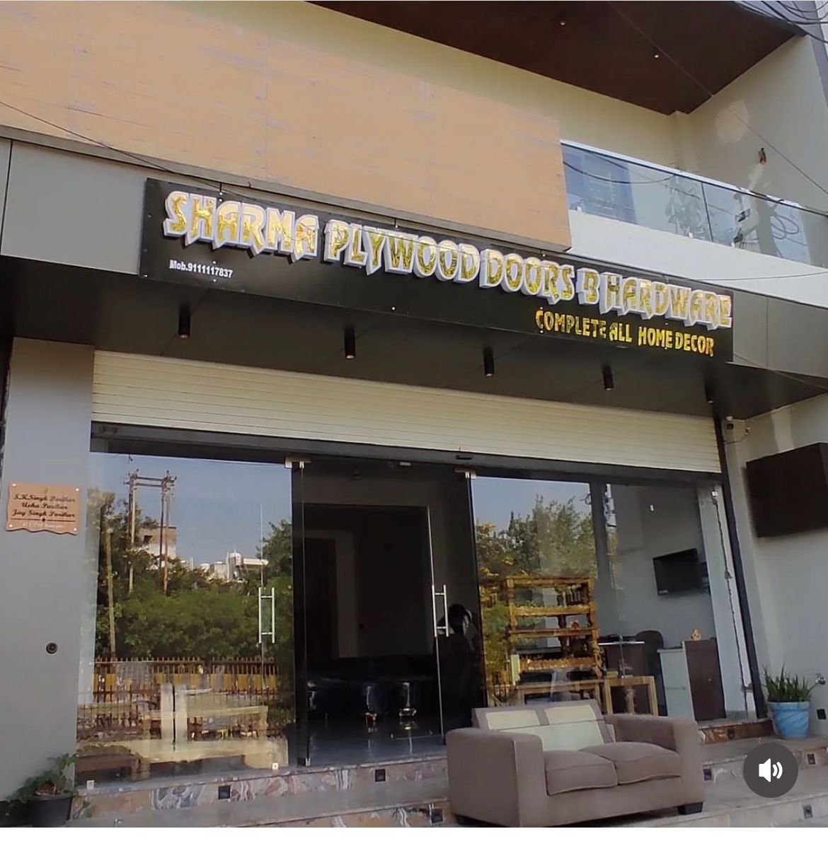 Banner PLYWOOD AND HARDWARE DEALER