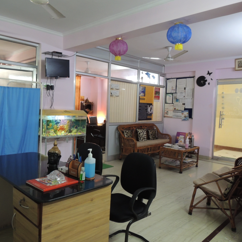 Smile Carve Dental Clinic & Facial Aesthetic Center gallery image