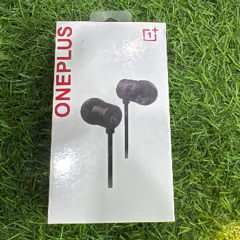 Oneplus Type-C Bullets Earphones ( Black )-https://i-media.vyaparify.com/vcards/products/101745/product_1734334378.png Image