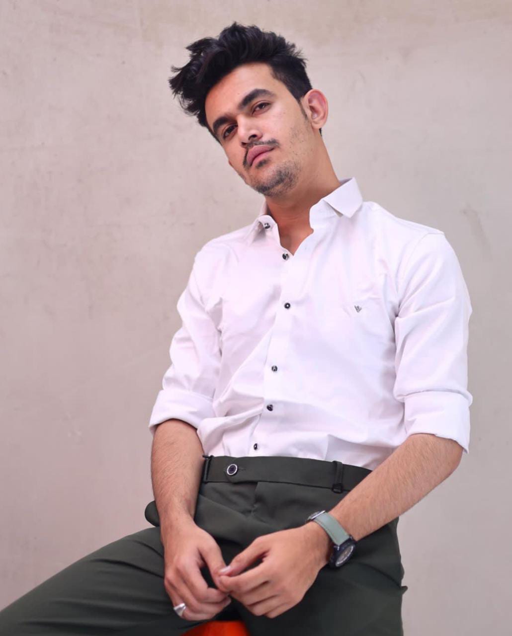 Formal shirts-https://i-media.vyaparify.com/vcards/products/1025/formal-shirts.jpeg Image