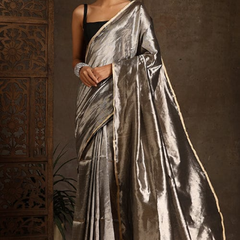 For pedal saree Heena Ansari Handloom Mominpura Jama Masjid Chok