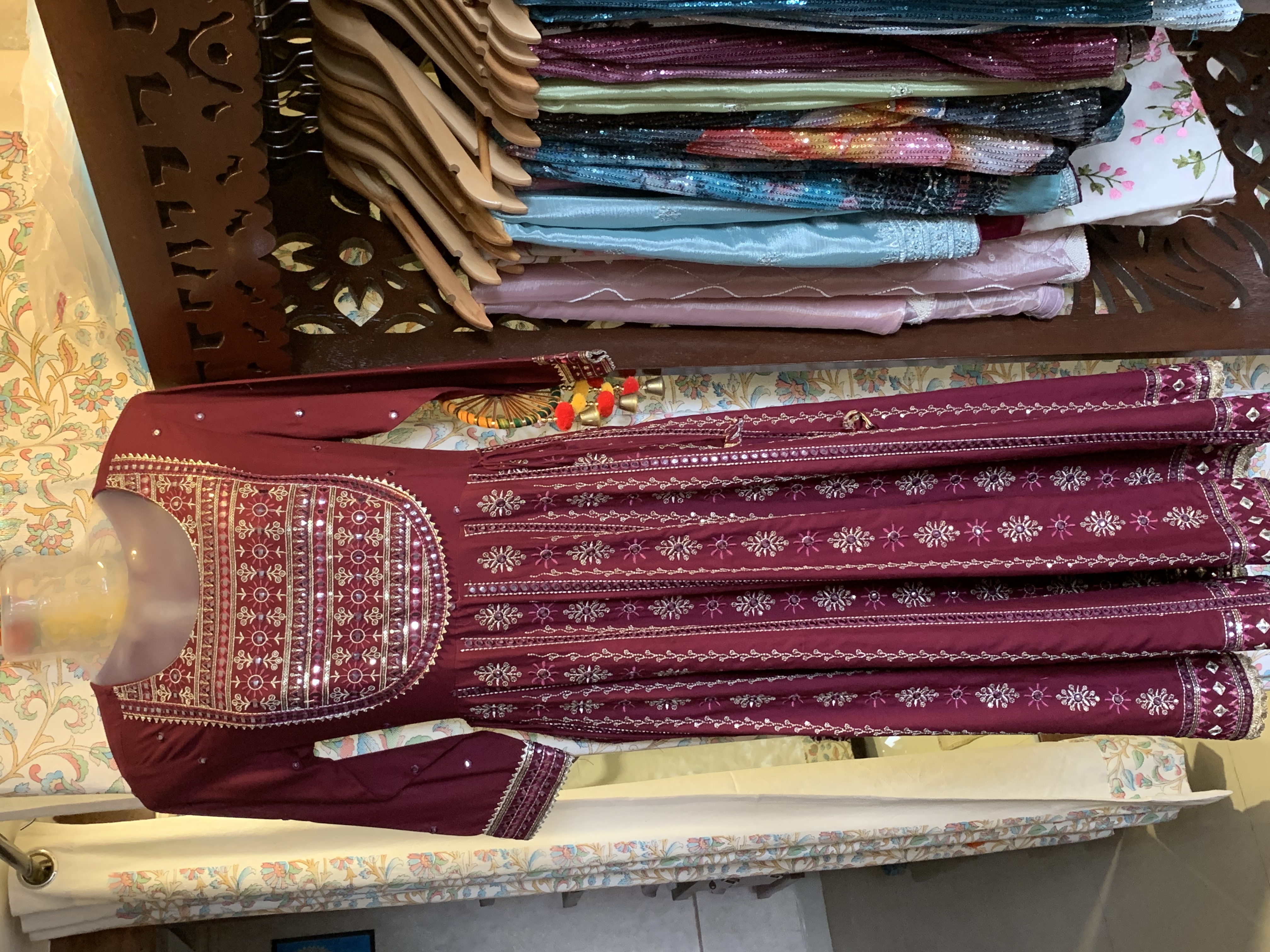 Diwali collections-https://i-media.vyaparify.com/vcards/products/10962/CD1B0F49-662B-42B4-88AB-FA9145B7FD77.jpeg Image